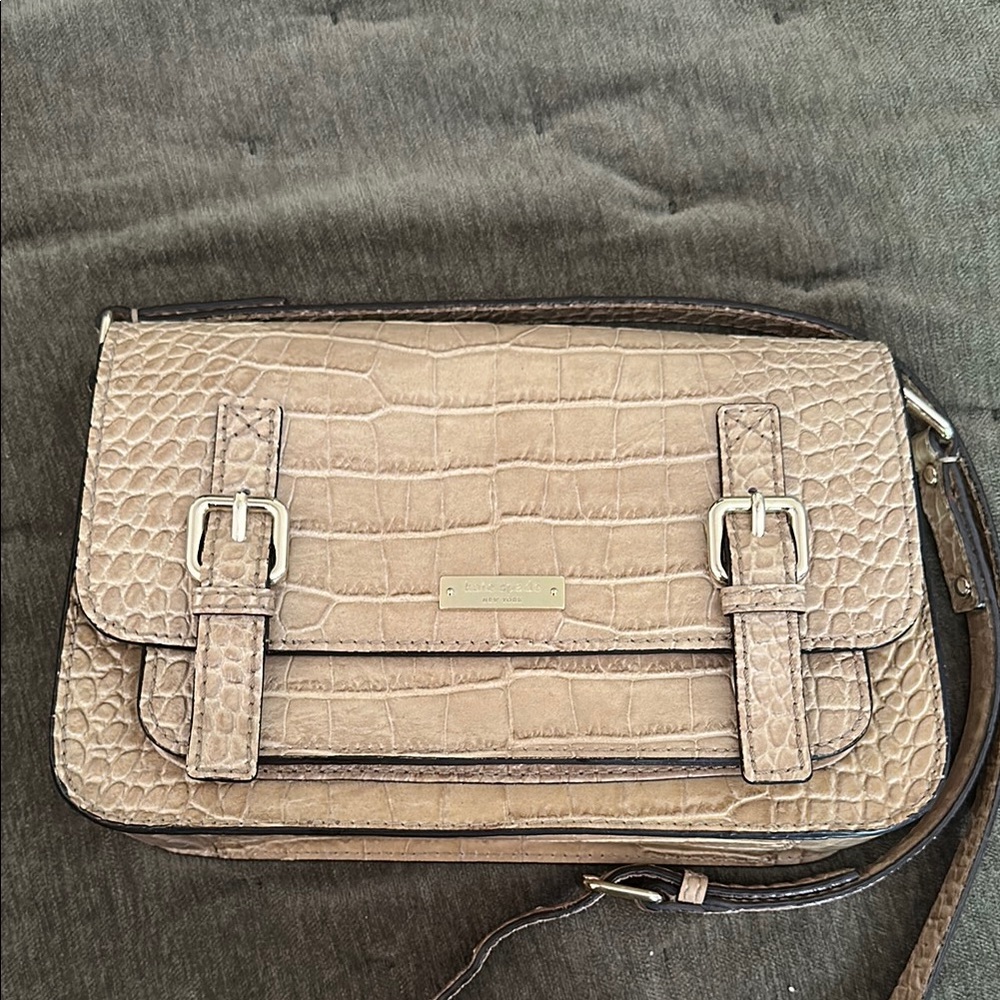 Kate Spade croc embossed leather Tan Crossbody Bag with Flap Closure - Picture 3 of 14